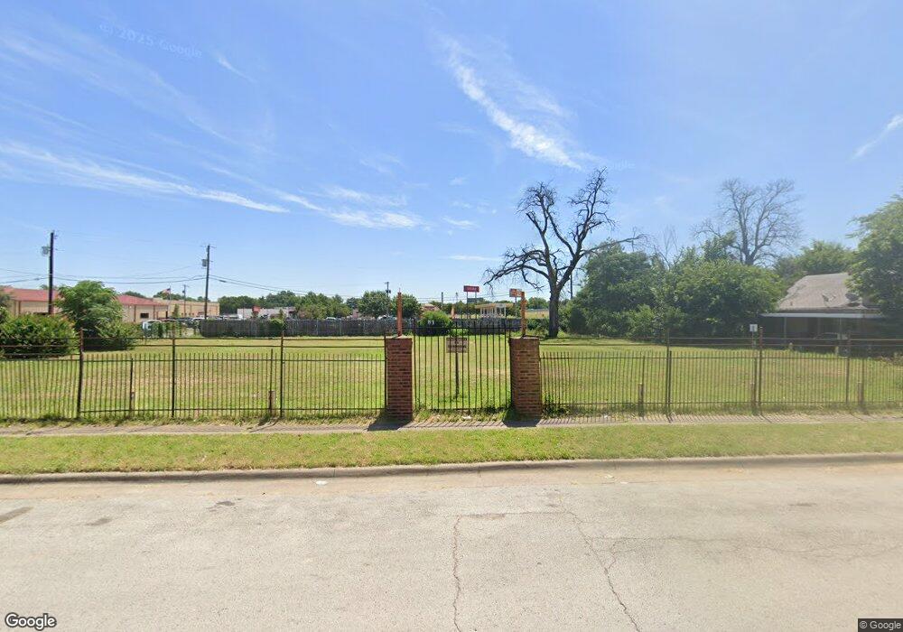 332 N Chandler Dr, Fort Worth, TX 76111 - photo 1