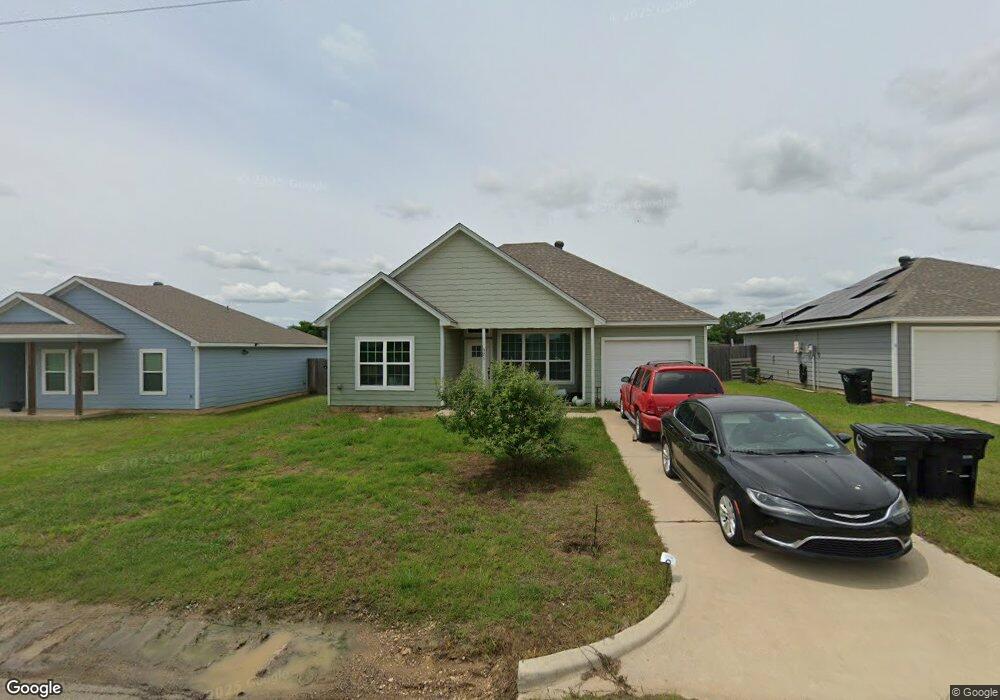 325 Blakney St, Cleburne, TX 76031 - photo 1