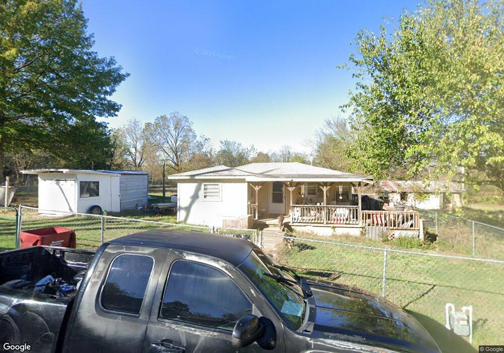 908 W Oklahoma St, Hugo, OK 74743 - photo 1