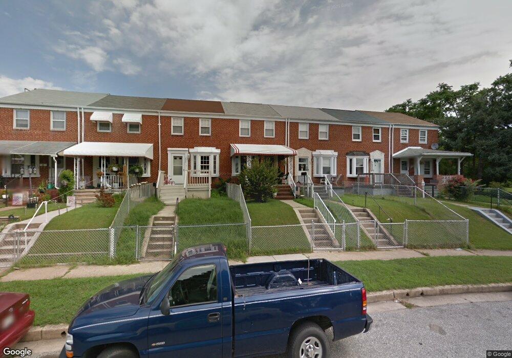 1048 Middlesex Rd, Essex, MD 21221 - photo 1