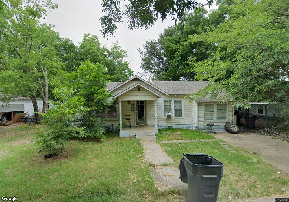 805 E 14th St, Bonham, TX 75418 - photo 1