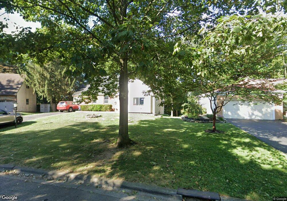 1984 Village Ct, Columbus, OH 43212 - photo 1