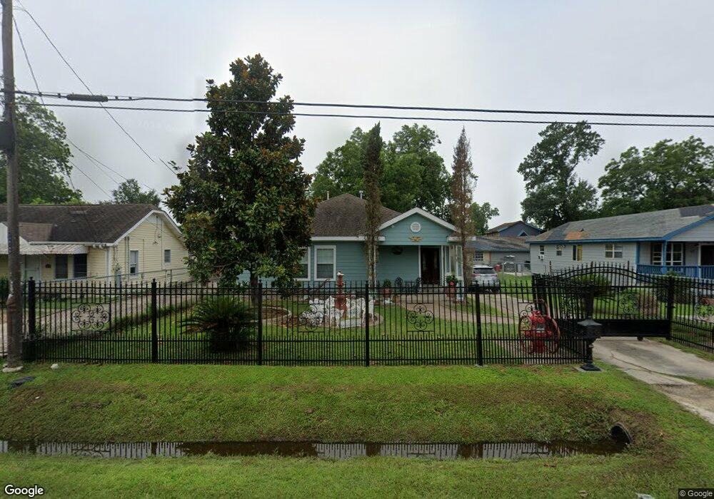 2400 Caplin St, Houston, TX 77026 - photo 1