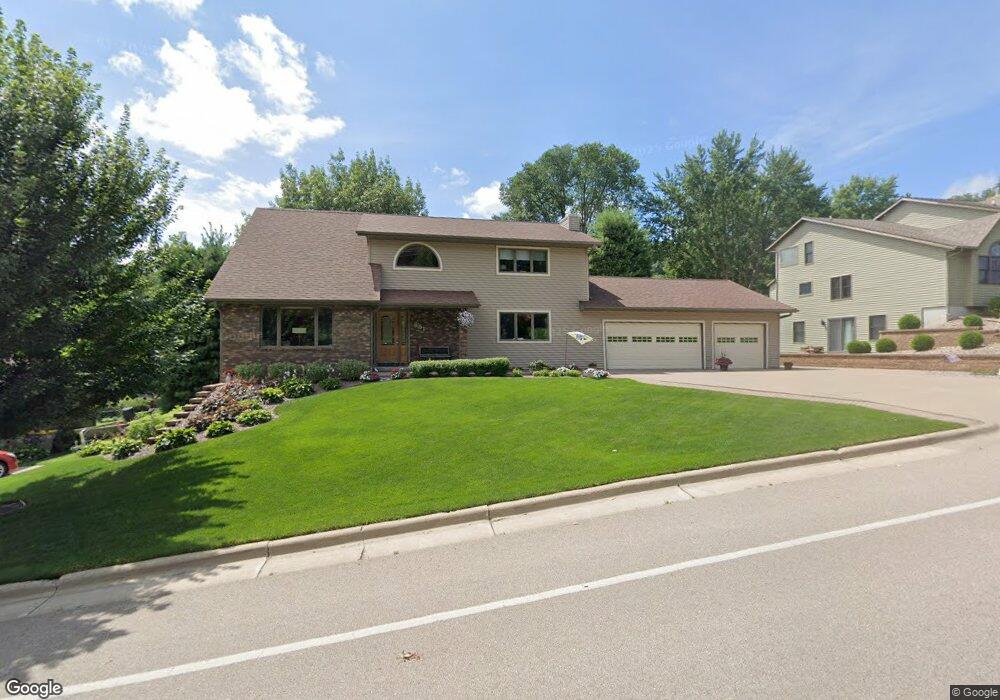 651 N 4th St, La Crescent, MN 55947 - photo 1