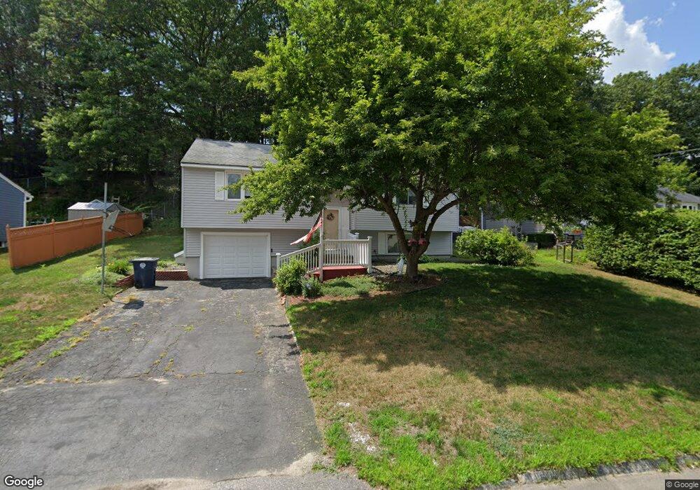 40 Syracuse Rd, Nashua, NH 03064 - photo 1