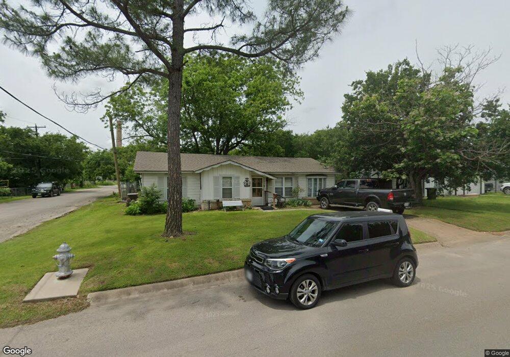 201 Sabine Ave, Cleburne, TX 76031 - photo 1