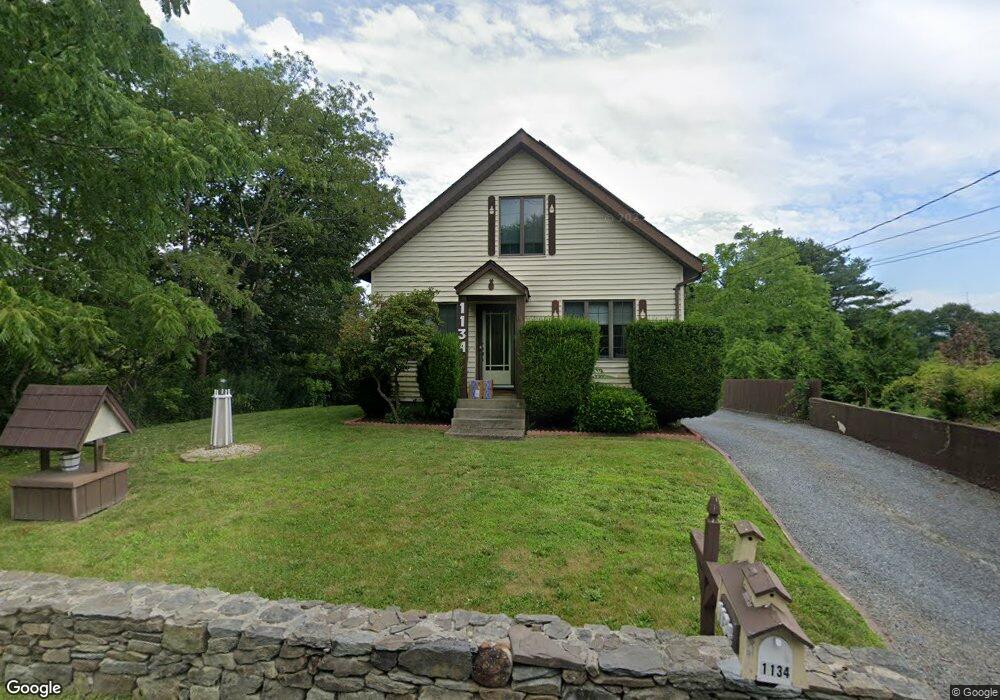 1134 Wapping Rd, Middletown, RI 02842 - photo 1