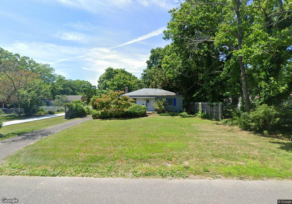 74 Oakwood Ave, Bayport, NY 11705 - photo 1