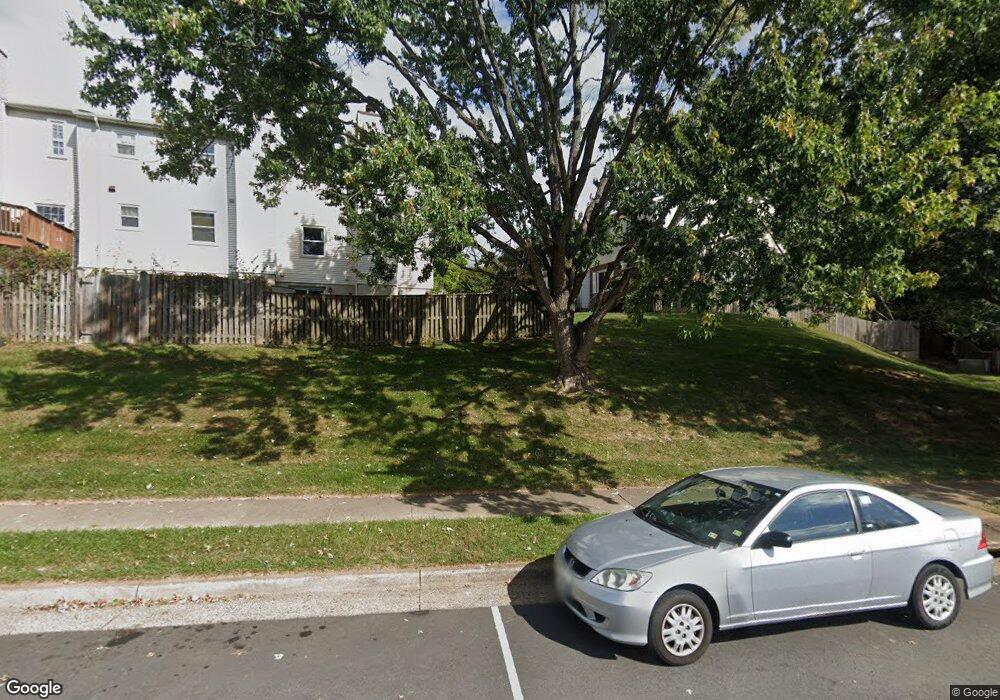 3030 White Birch Ct, Fairfax, VA 22031 - photo 1