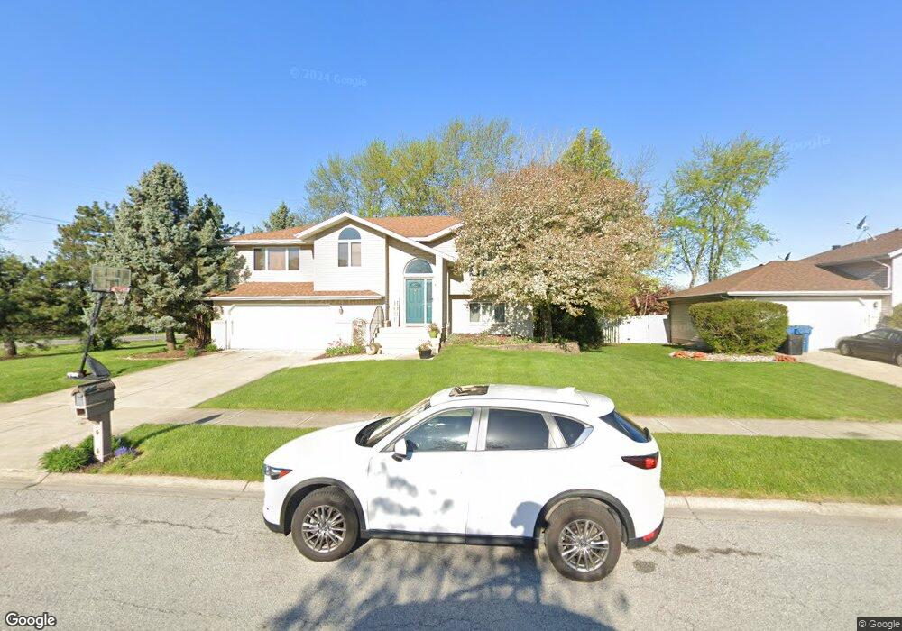 9090 Pineview Ln, Crown Point, IN 46307 - photo 1