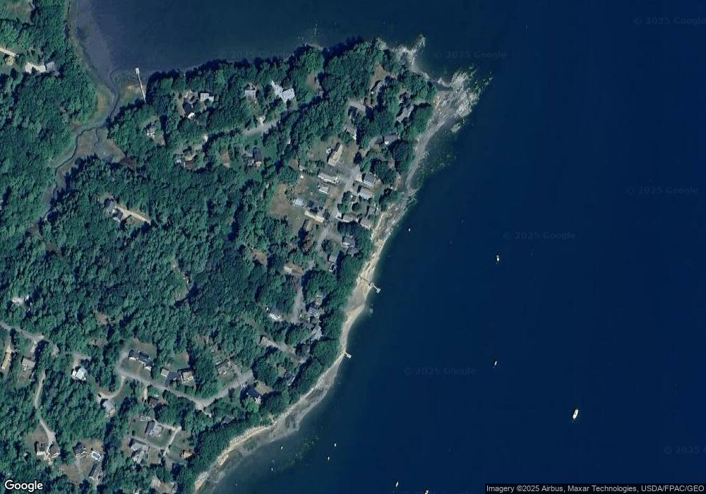 102 Maquoit Dr, Freeport, ME 04032 - photo 1