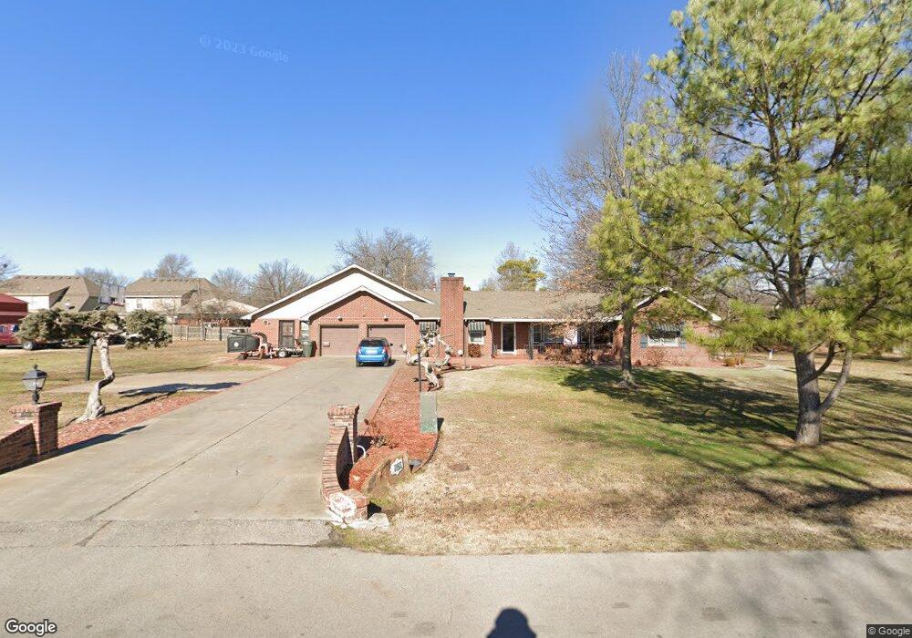 529 E Pine St, Skiatook, OK 74070 - photo 1