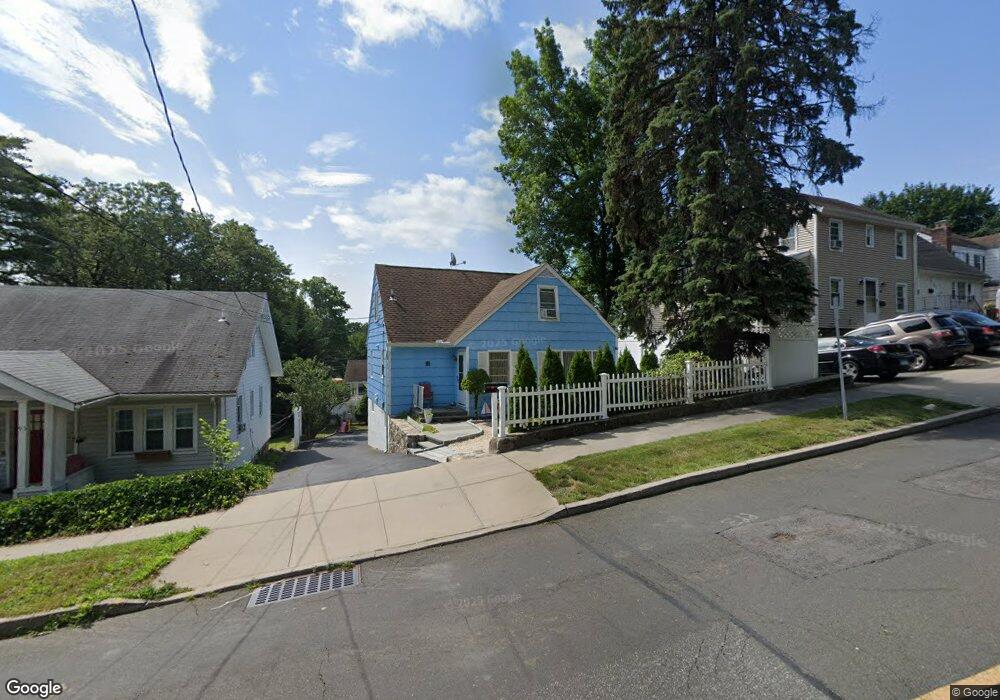 89 Rock Spring Rd, Stamford, CT 06906 - photo 1