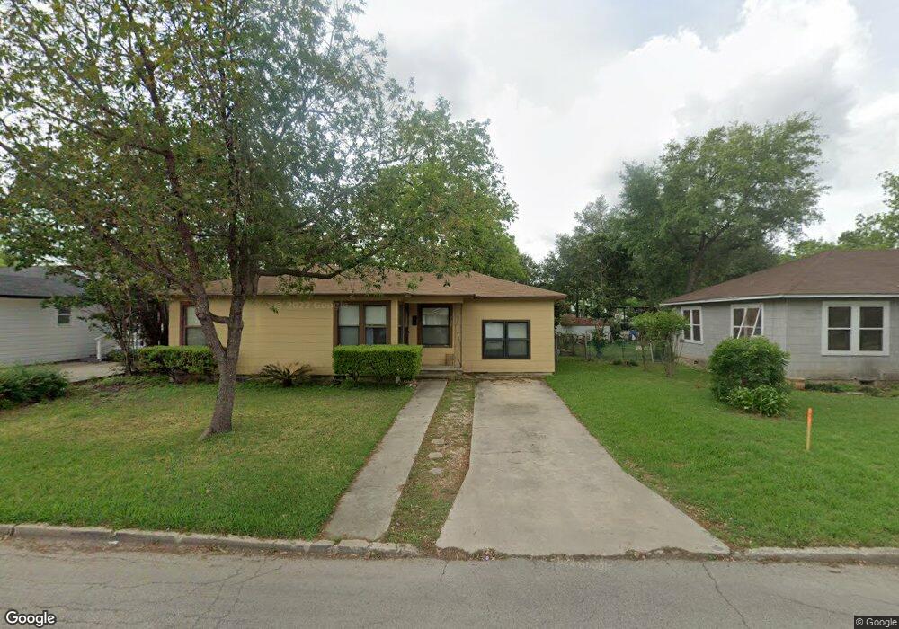 727 E Cedar St, Seguin, TX 78155 - photo 1