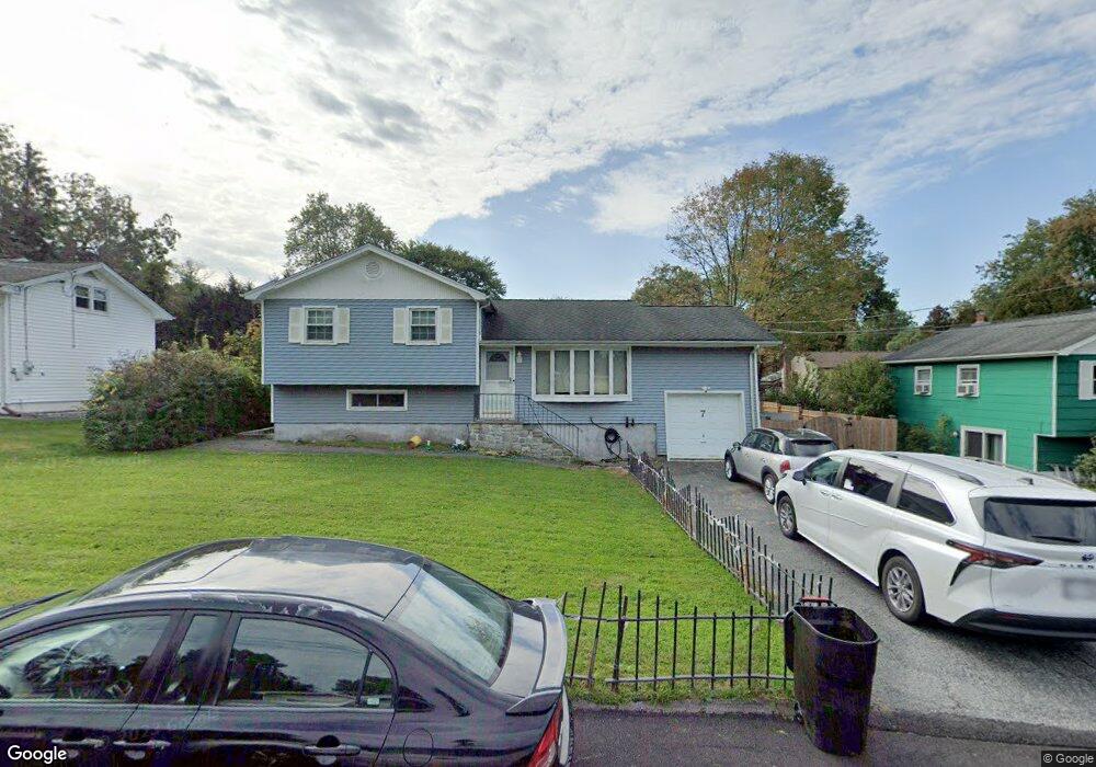 7 Hampton Place, Cortlandt Manor, NY 10567 - photo 1