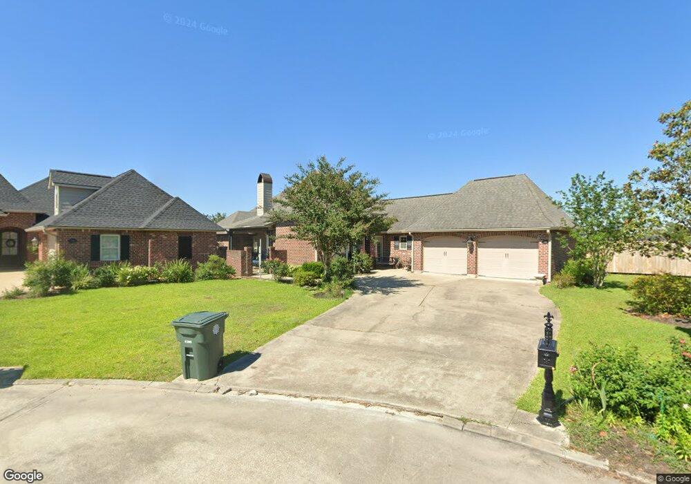 902 S Yorkshire Cir, Lake Charles, LA 70605 - photo 1