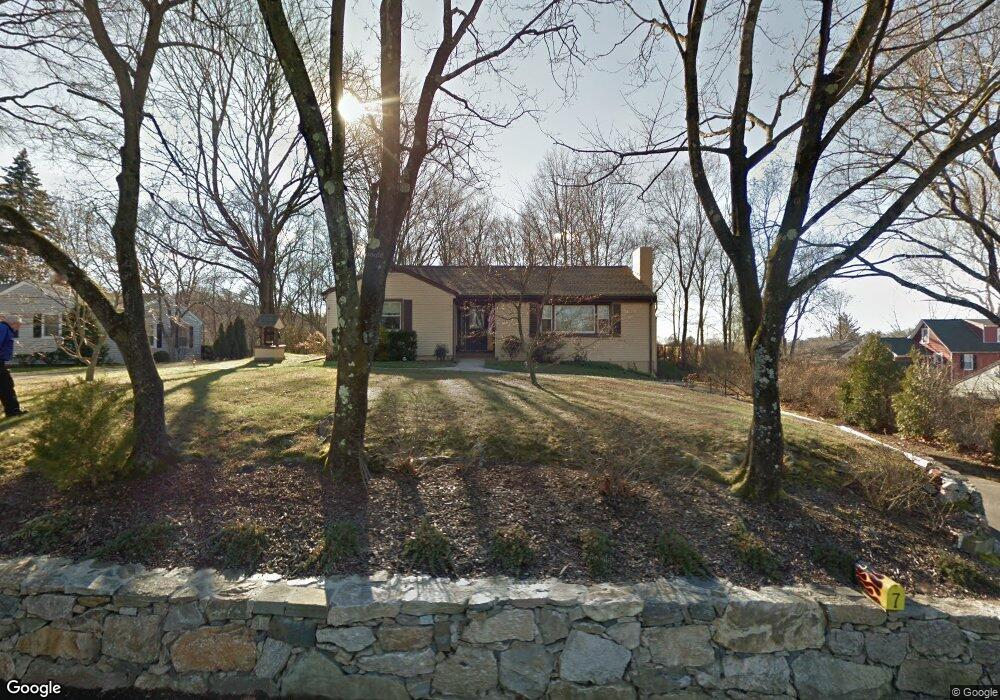 7 Wakemore St, Darien, CT 06820 - photo 1