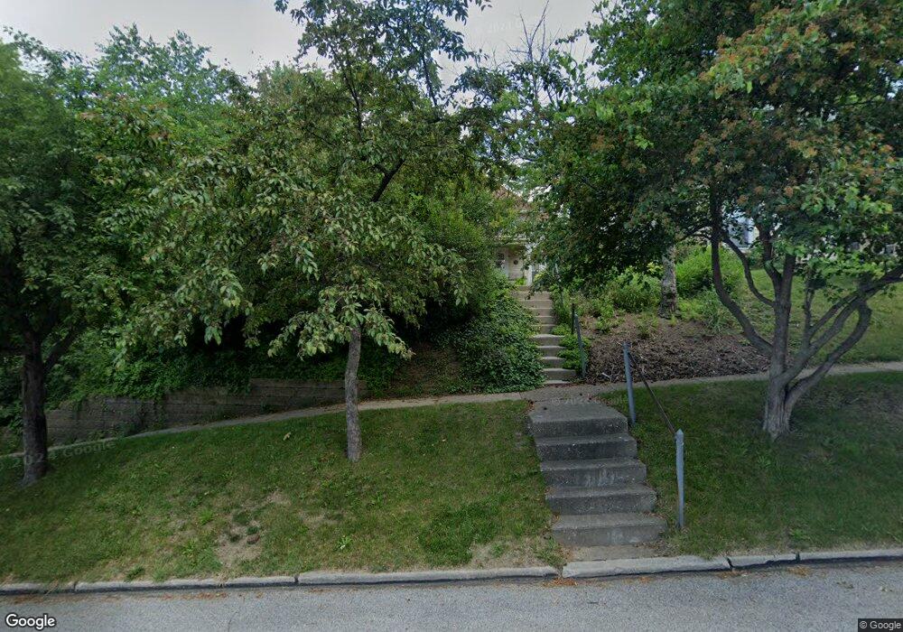 1036 W 9th St, Davenport, IA 52804 - photo 1