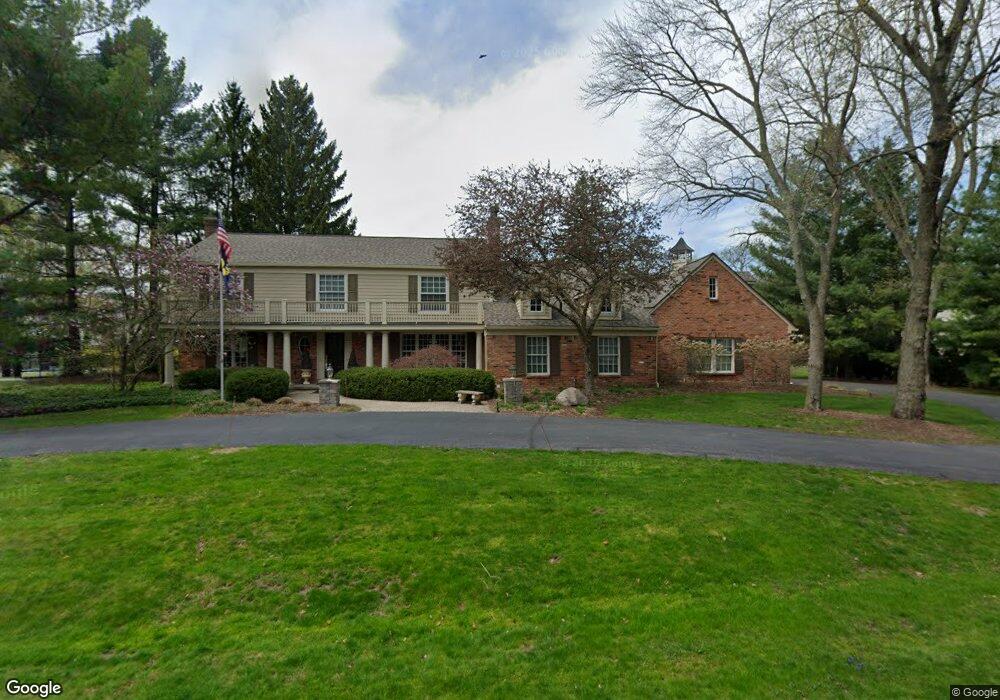 2674 Lamplighter Ln, Bloomfield Hills, MI 48304 - photo 1
