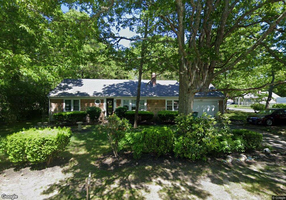 762 W Yarmouth Rd, Yarmouth Port, MA 02675 - photo 1