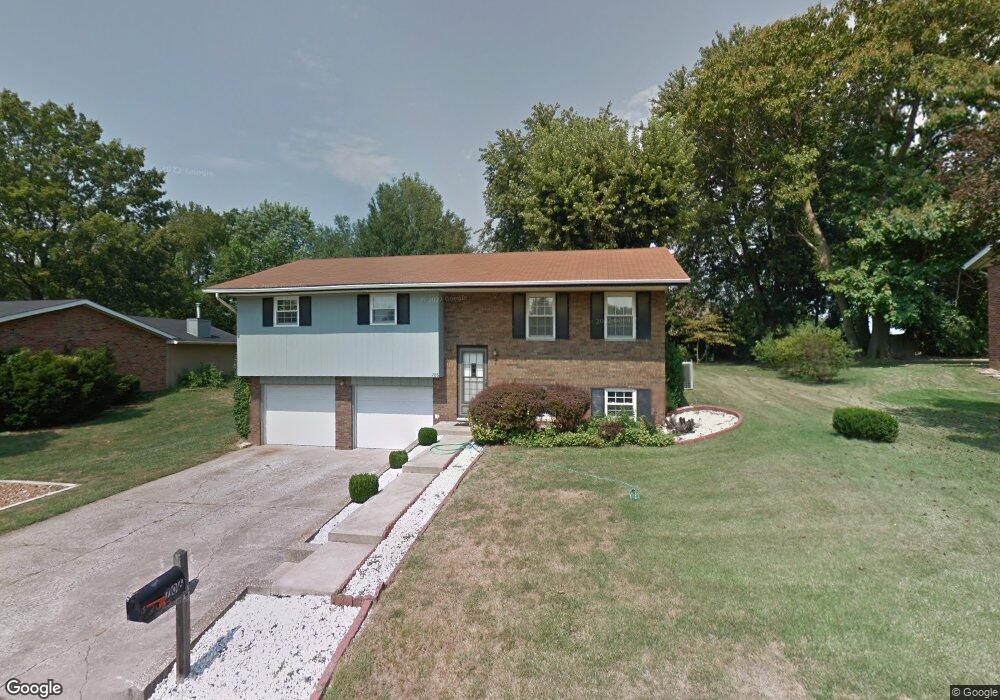 706 Bauer Ln, Maryville, IL 62062 - photo 1