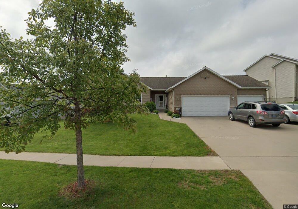2303 Radcliffe Dr SW, Cedar Rapids, IA 52404 - photo 1