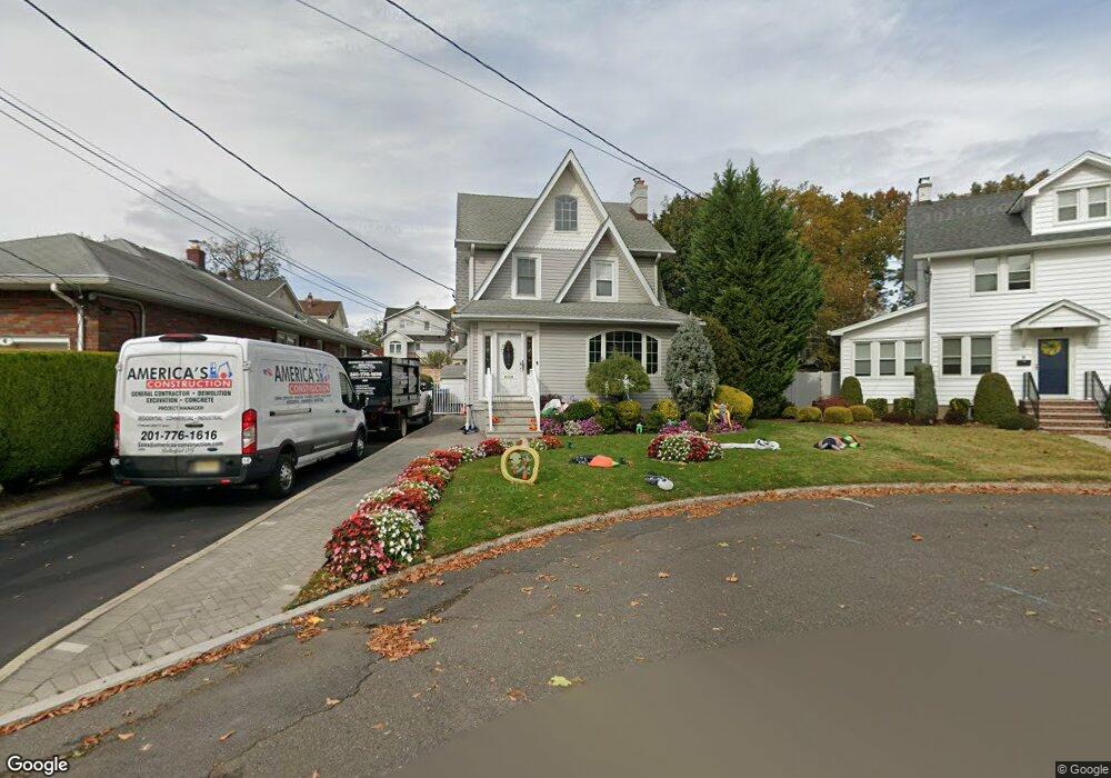 6 Lynn Ct, Rutherford, NJ 07070 - photo 1