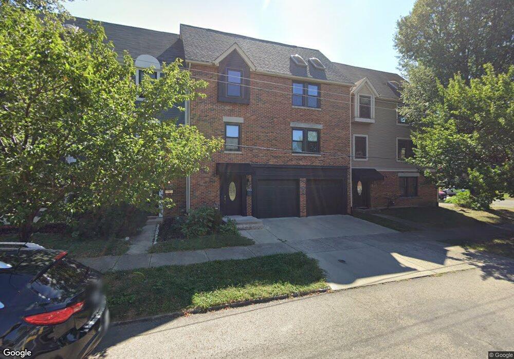 934 Highland St unit 38, Columbus, OH 43201 - photo 1