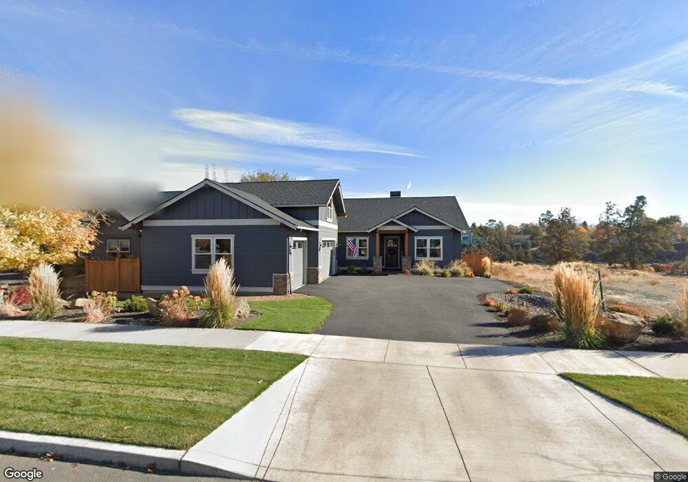 798 NW 13th St, Redmond, OR 97756 - photo 1