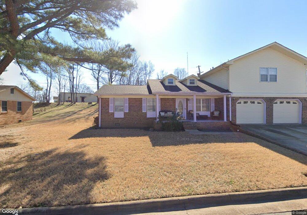 1014 Spring Ct, Florence, AL 35630 - photo 1