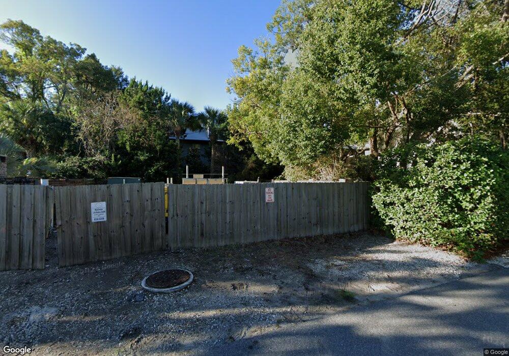 118 Grove Ln, Saint Simons Island, GA 31522 - photo 1