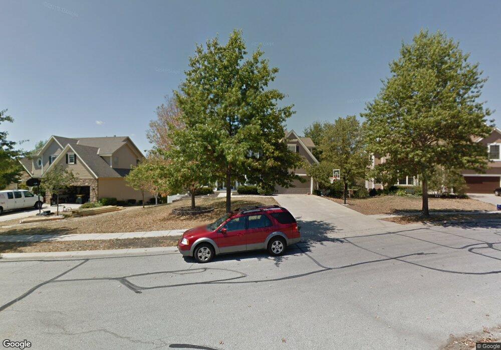 4910 Mccoy St, Shawnee, KS 66226 - photo 1