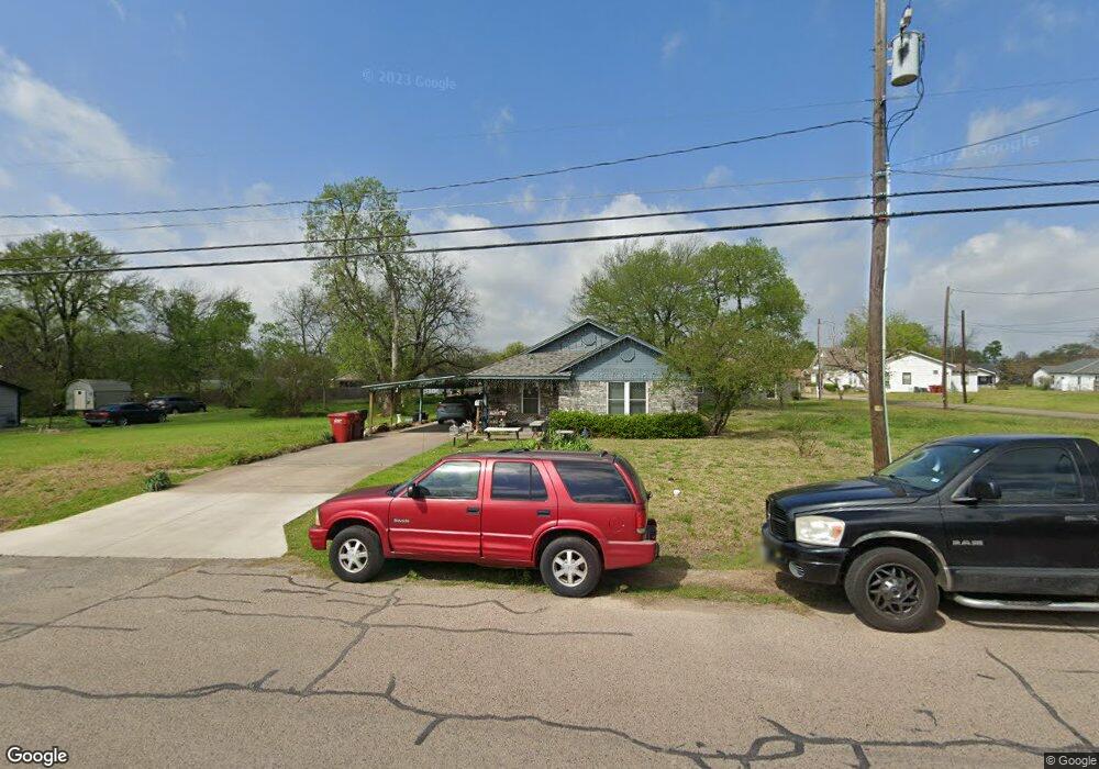 1225 Franklin Ave, Bonham, TX 75418 - photo 1