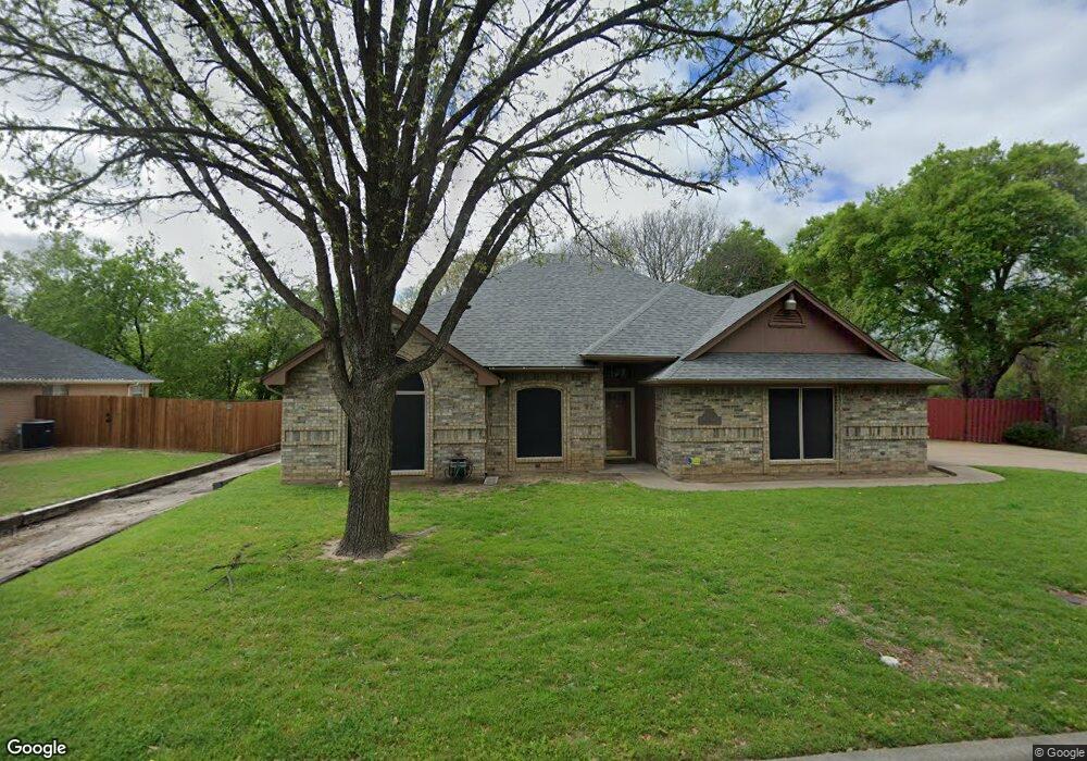 1102 Oak Tree Ln, Weatherford, TX 76086 - photo 1