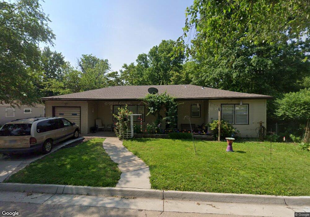 1313 SW 20th St, Topeka, KS 66604 - photo 1