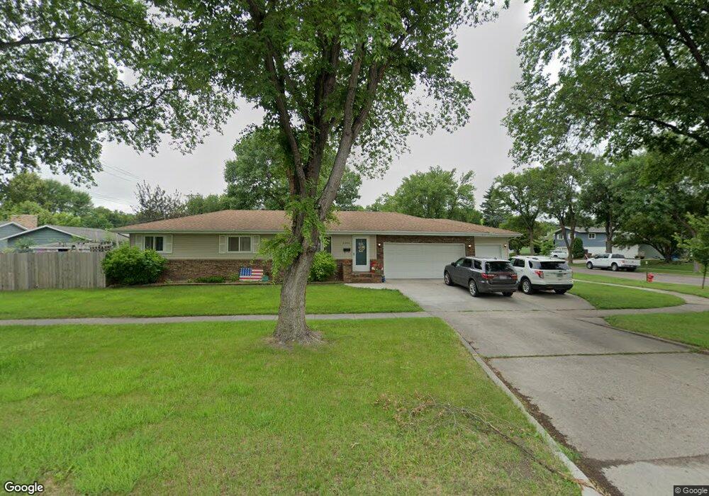 2706 Elm St N, Fargo, ND 58102 - photo 1