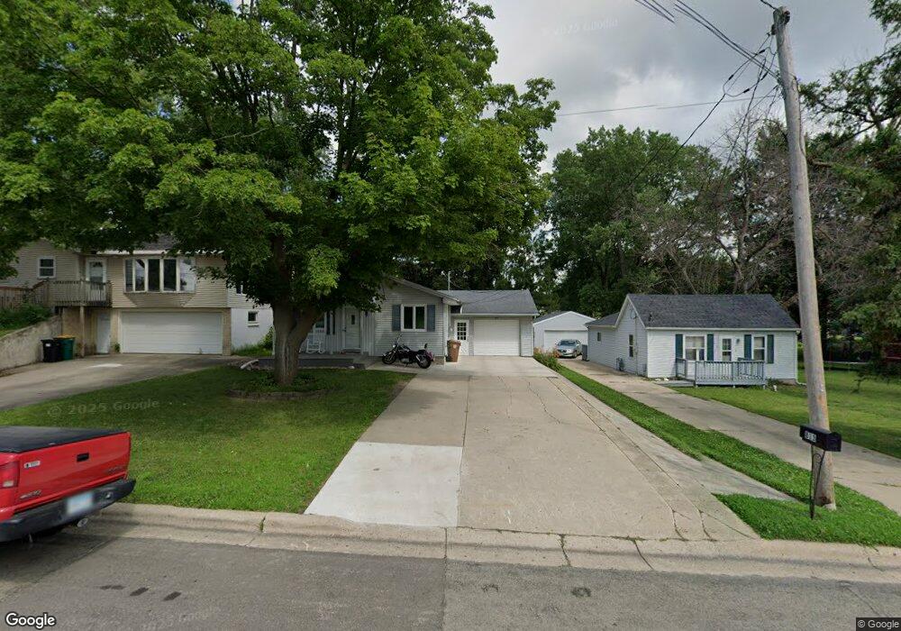 813 S 4th Ave, Albert Lea, MN 56007 - photo 1