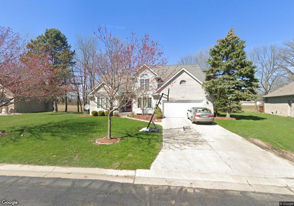 7072 Woods West Dr unit 15, Flushing, MI 48433 - photo 1