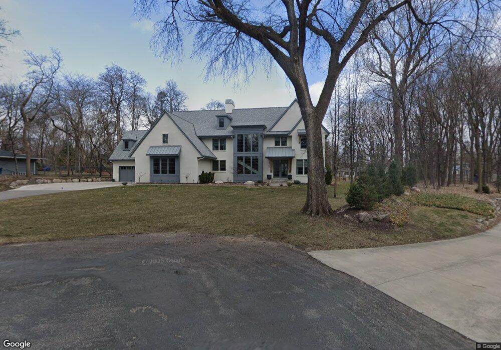 18100 Honeysuckle Ln, Wayzata, MN 55391 - photo 1