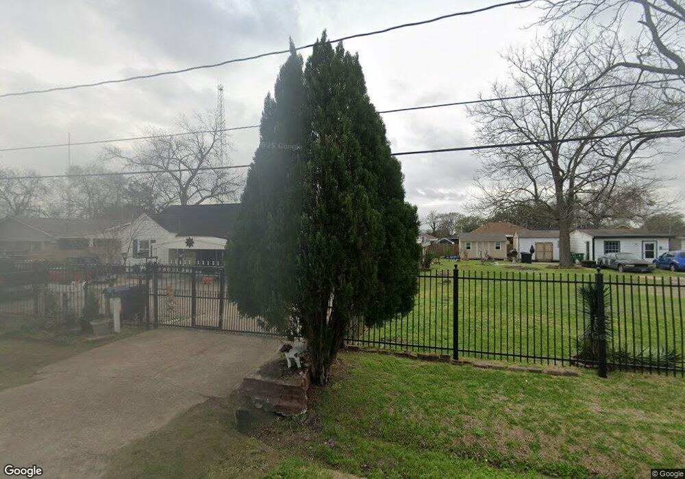 129 Theron St, Houston, TX 77022 - photo 1