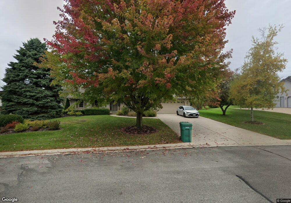 W160N10664 Fieldstone Pass, Germantown, WI 53022 - photo 1