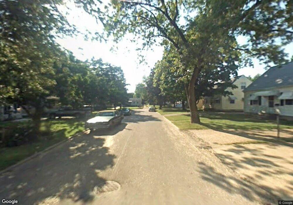 1302 Mound Ave SE, Cedar Rapids, IA 52403 - photo 1