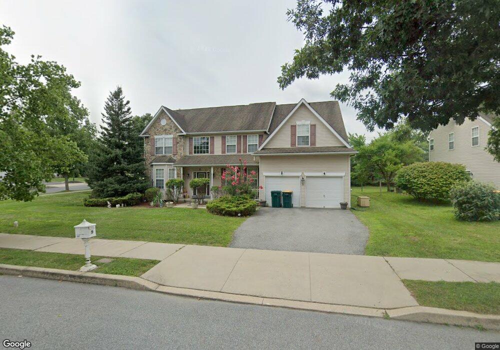 9 Movie Ct, Easton, PA 18045 - photo 1