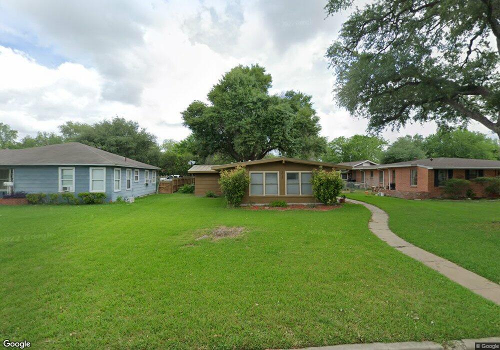 1010 Bismark St, Seguin, TX 78155 - photo 1