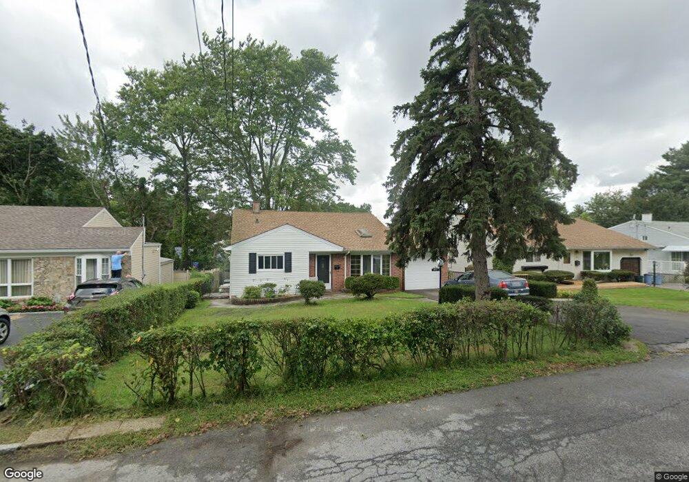 76 Whitman Rd, Yonkers, NY 10710 - photo 1