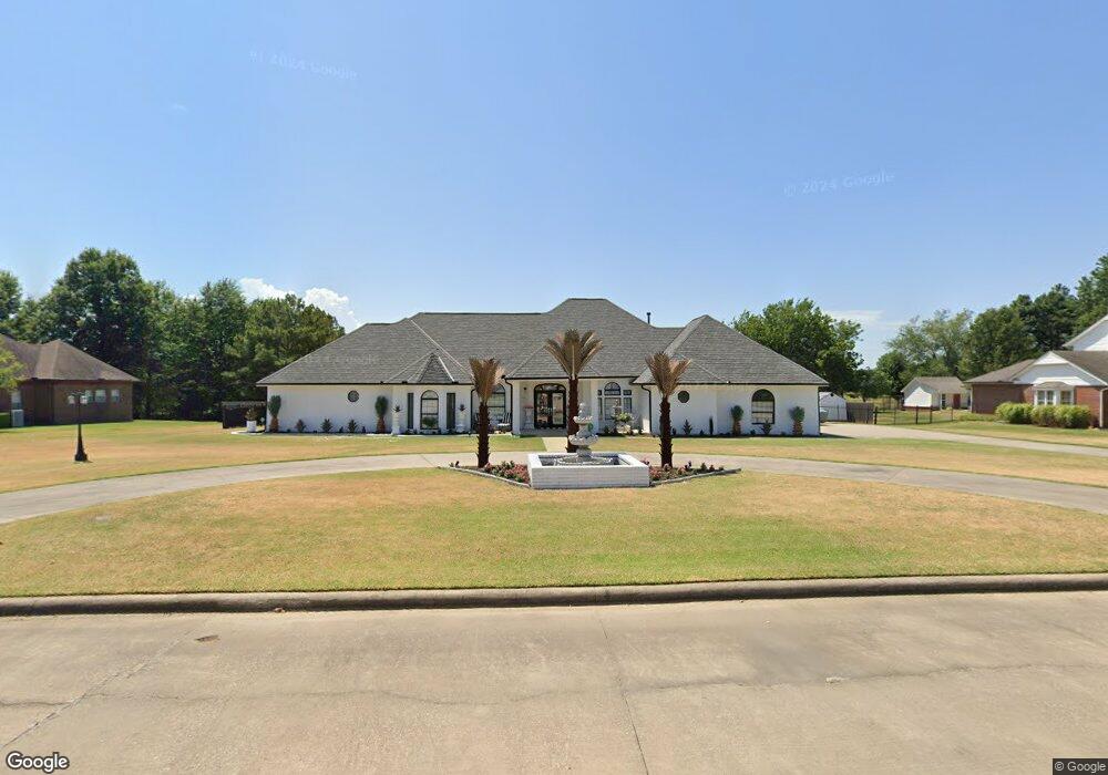 1605 NE Oakridge Dr, Claremore, OK 74017 - photo 1