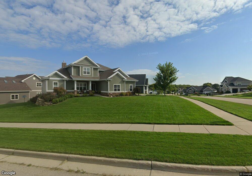 326 Oakwood Dr, Oregon, WI 53575 - photo 1