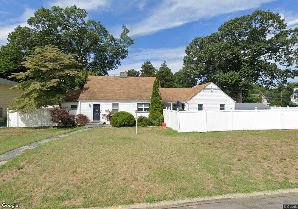 1460 Langdon Blvd, Rockville Centre, NY 11570 - photo 1
