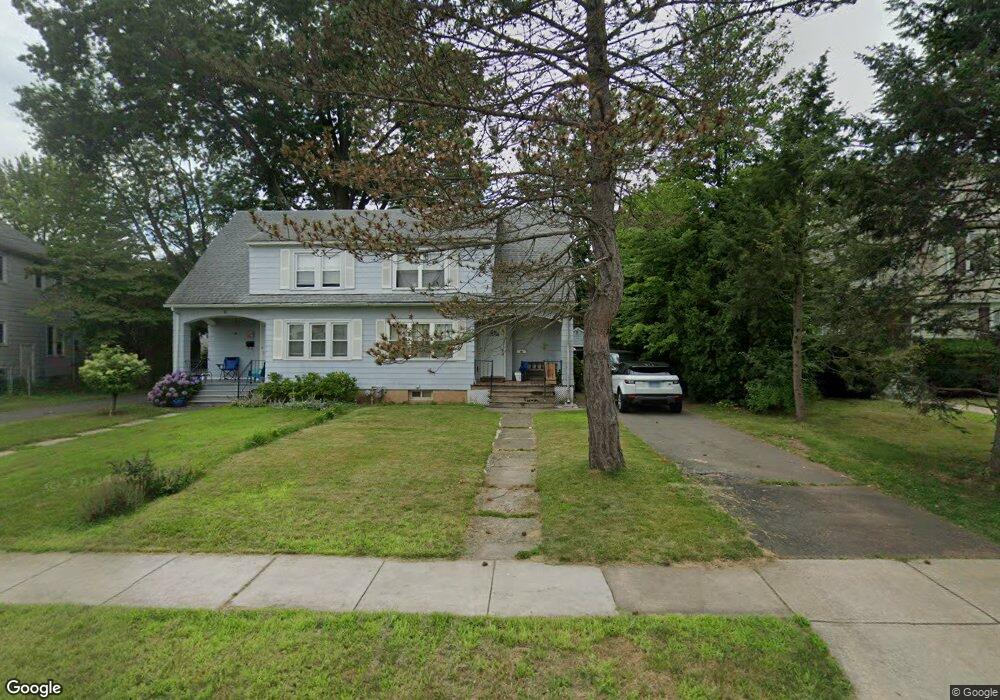 27 Washington Cir, West Hartford, CT 06119 - photo 1