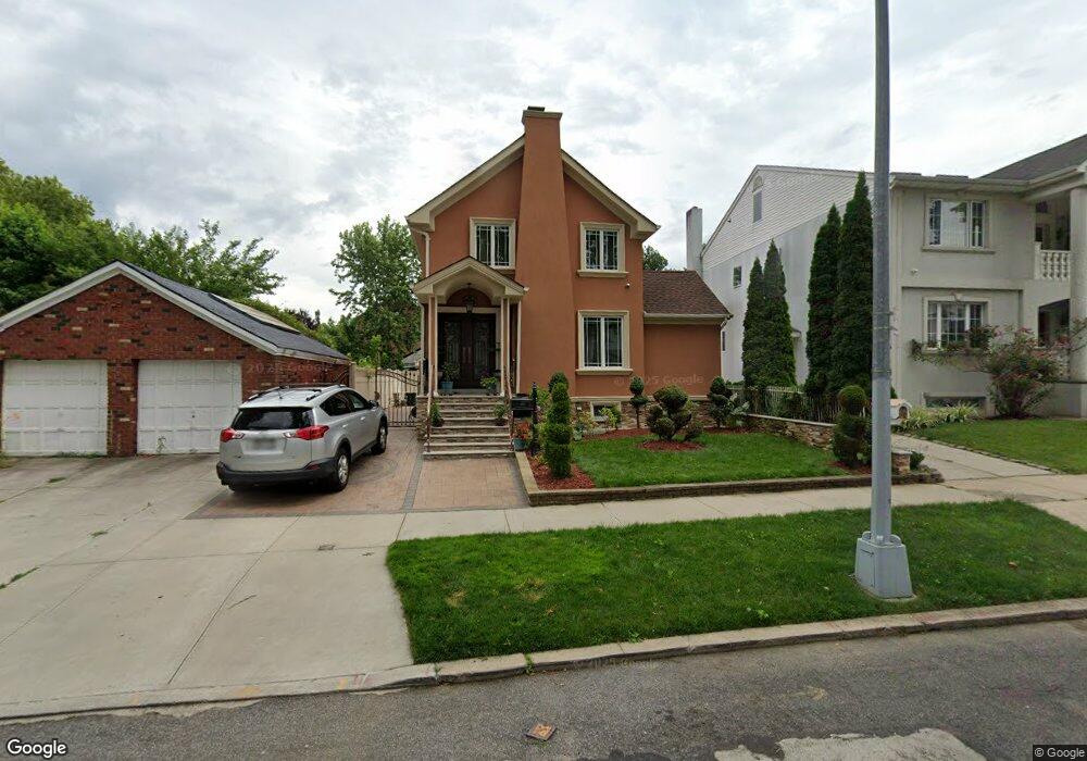 3011 152nd St, Flushing, NY 11354 - photo 1